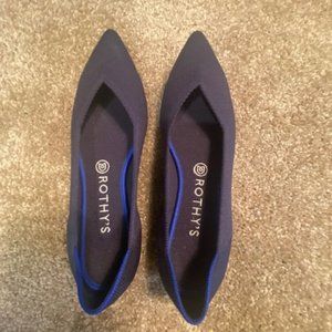 Rothy's pointed shoe